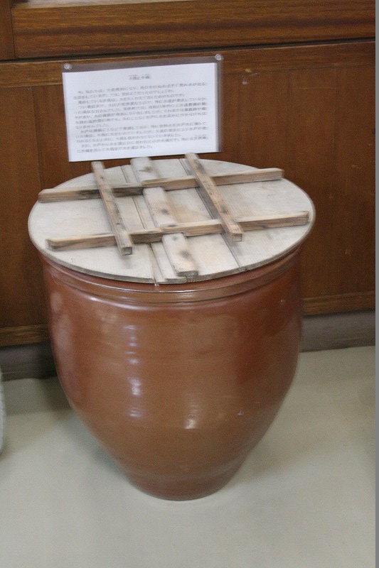 水甕（木製蓋付き） » 厚岸町海事記念館